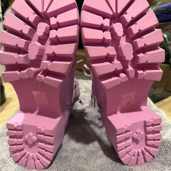 Lilac lavender Jeffrey Campbell Czech chunky heeled combat boots NWOB - Picture 4 of 4